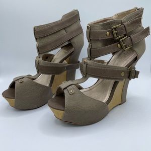 Qupid Bikini Wedge in Taupe